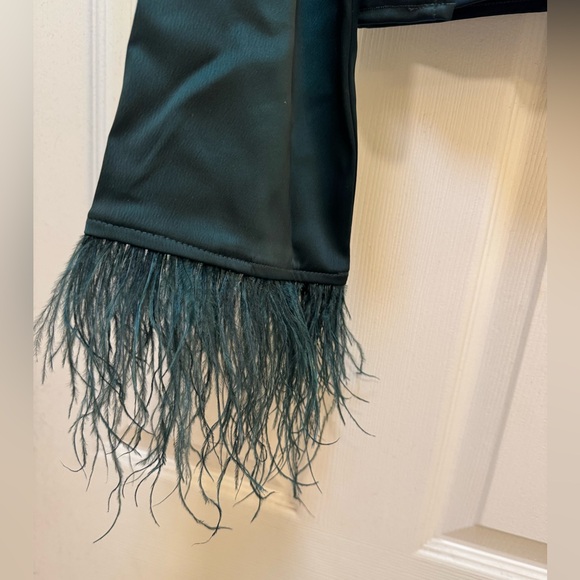 Wayf dark green blouse with feathery fringe size XL brand new! - Picture 3 of 4